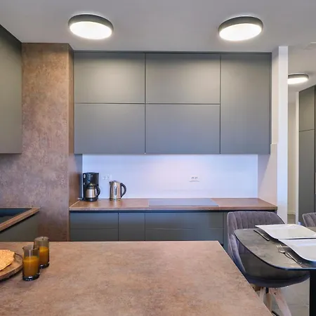 Tropic Night By Litto Apartment