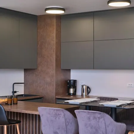 Apartment Tropic Night By Litto *